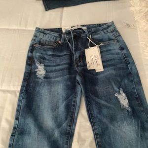 Juniors size 11 skinny jeans